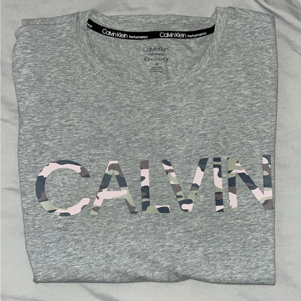 CALVIN KLEIN Performance Gray Camo Logo Tee